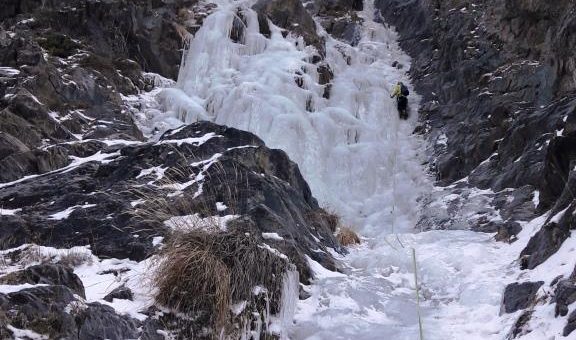 Cascade de Glace Caturgeas 250m 4 –  7 Décembre 2017